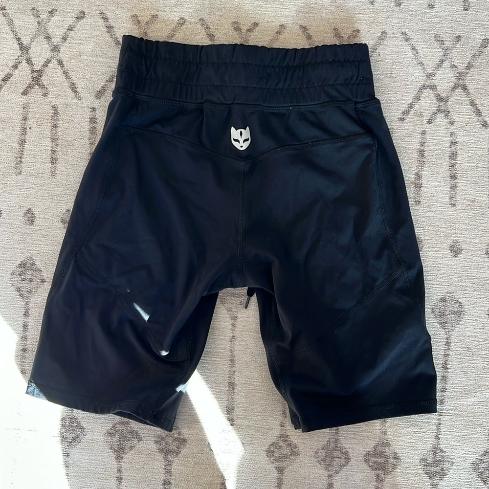 Gaidama Avant Garde Bermuda shorts size small - black. EUC.